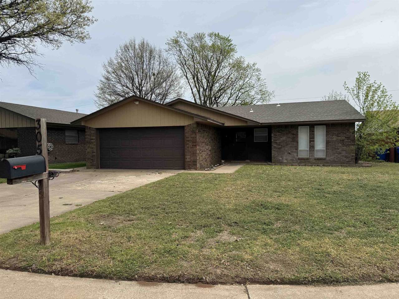 305 Saddle Rd - Photo 1