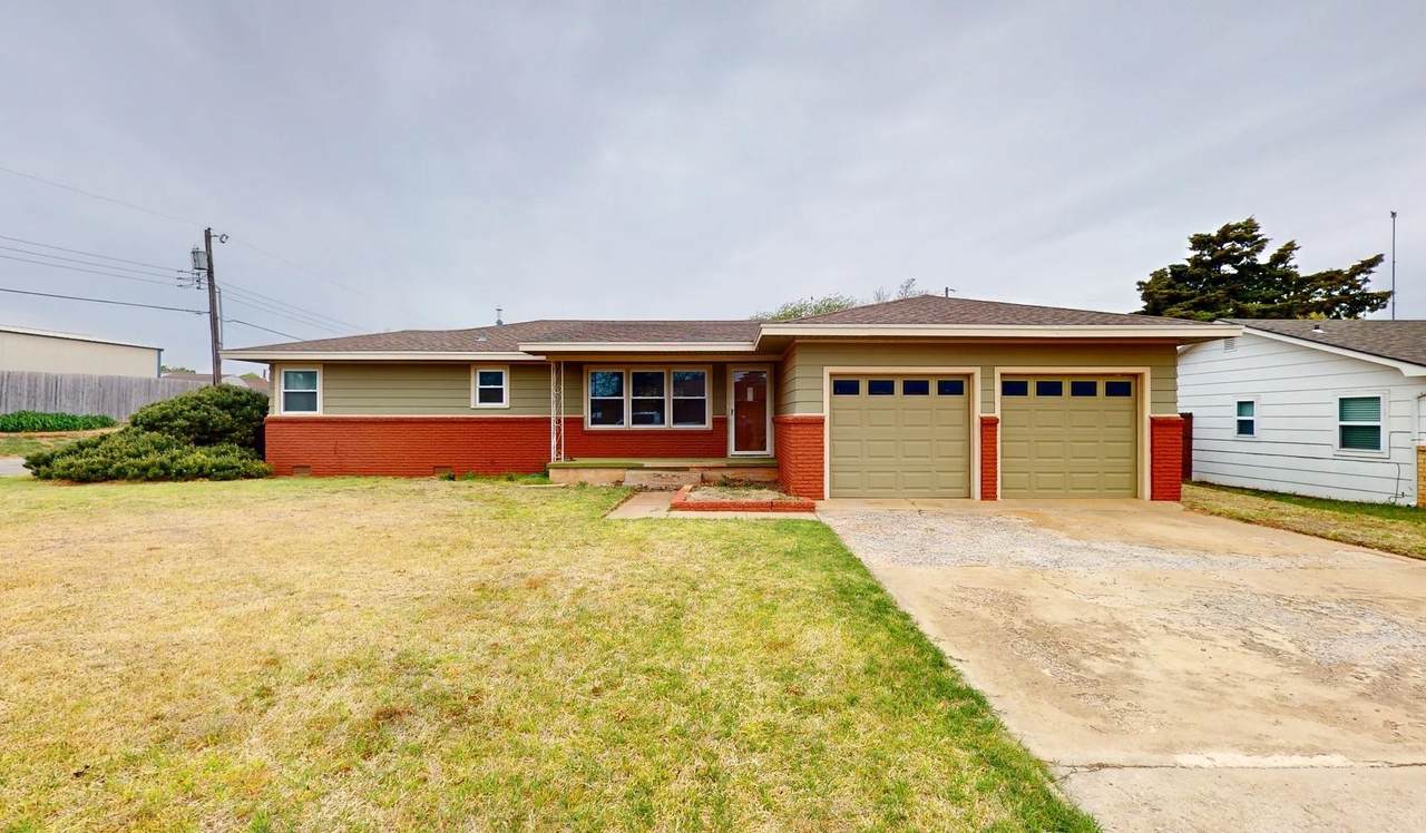 2133 2nd St - Photo 1