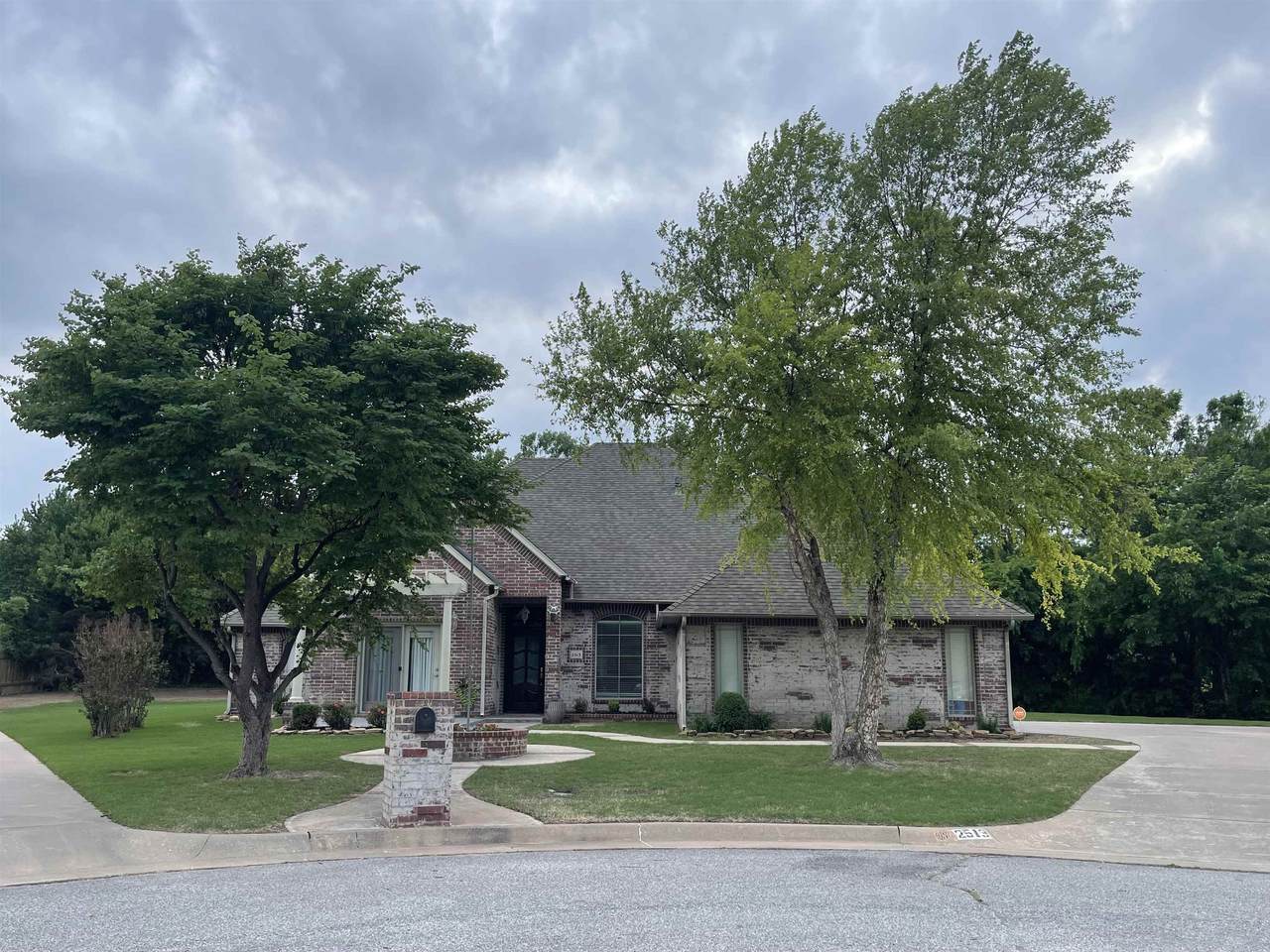 2513 Willowmere Pointe - Photo 1