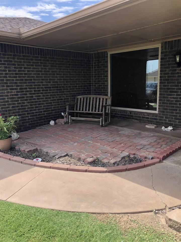 908 Sunnybrook - Photo 1