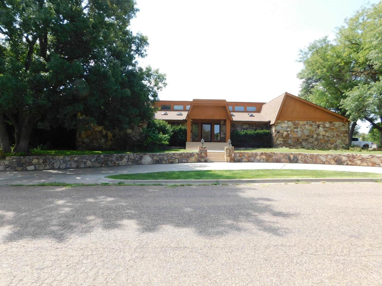 6227 Lakeview Dr - Photo 1