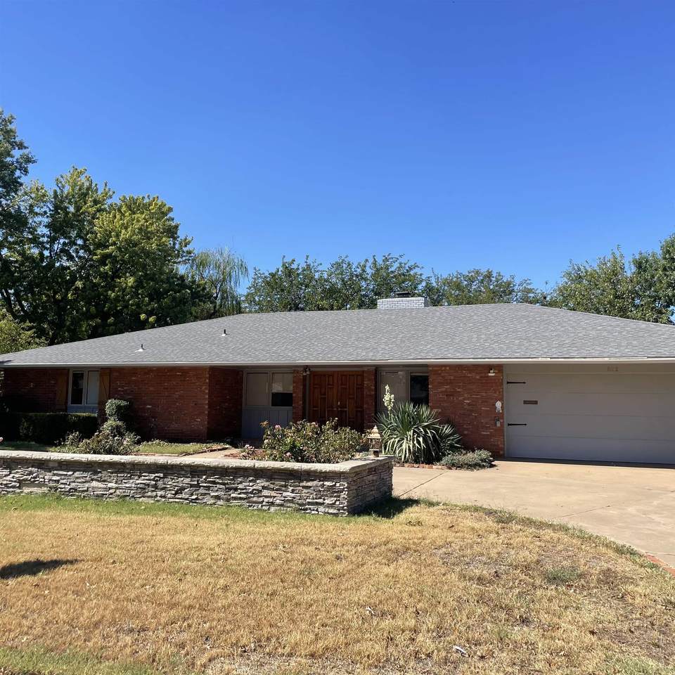 822 Hayes - Photo 1