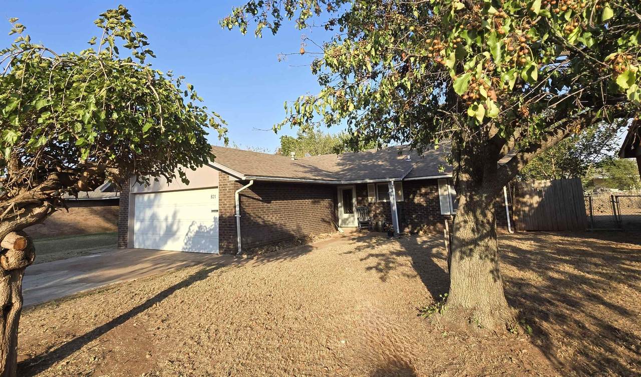 921 Wildoak - Photo 1