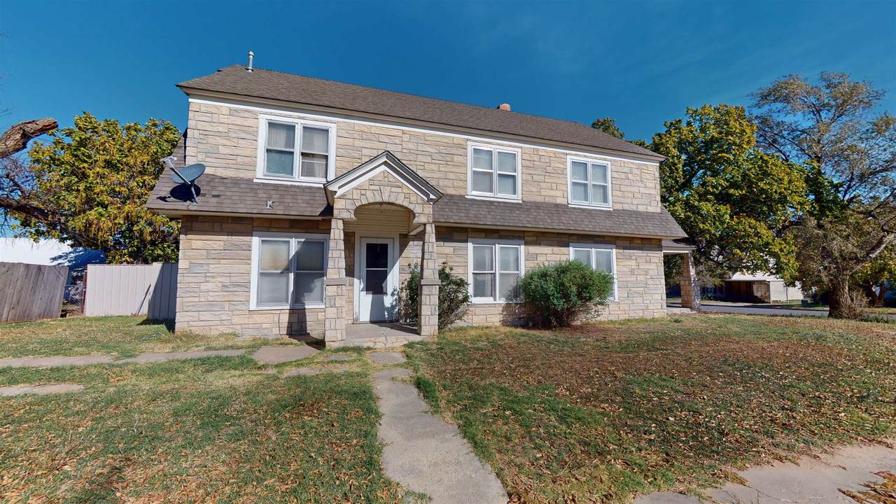 219 Locust St - Photo 1