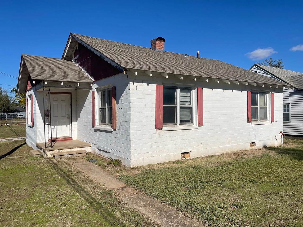 2302 Elm - Photo 1