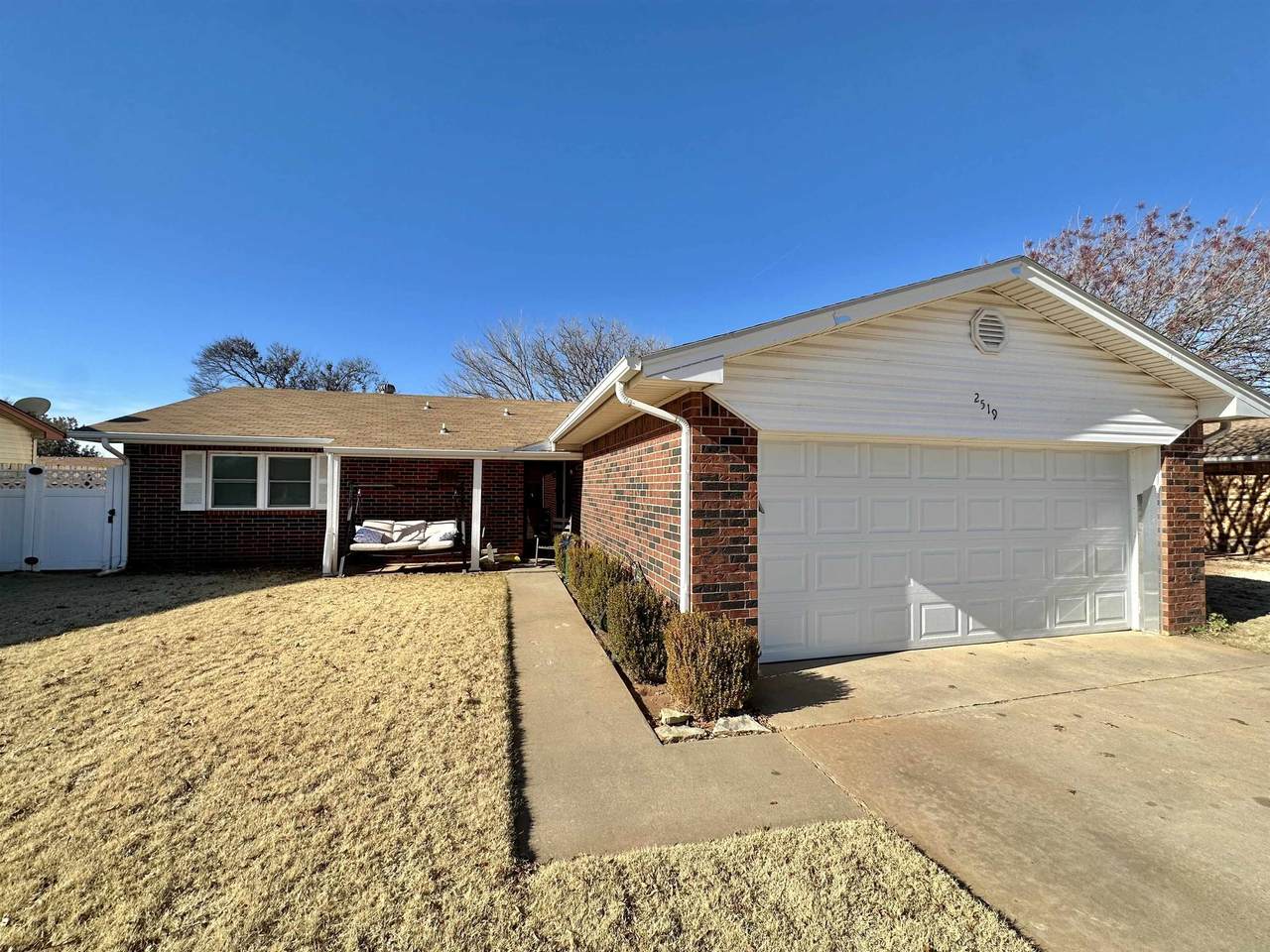 2519 3rd St - Photo 1