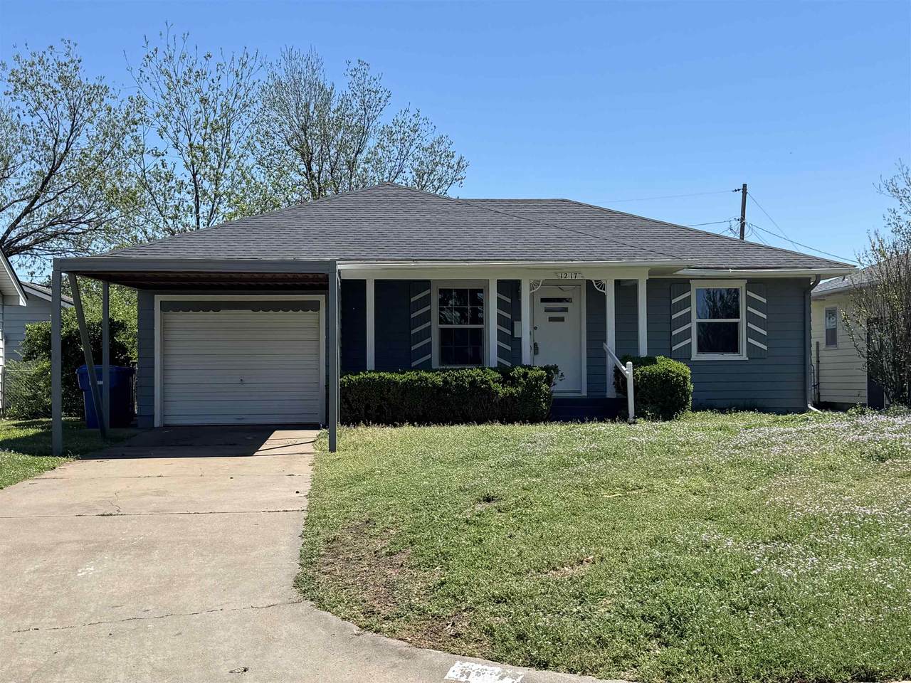 1217 Adams - Photo 1