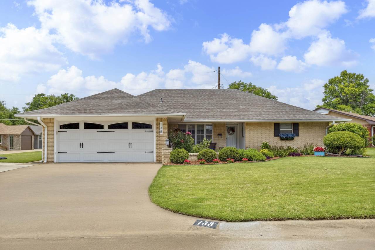 138 Watson - Photo 1