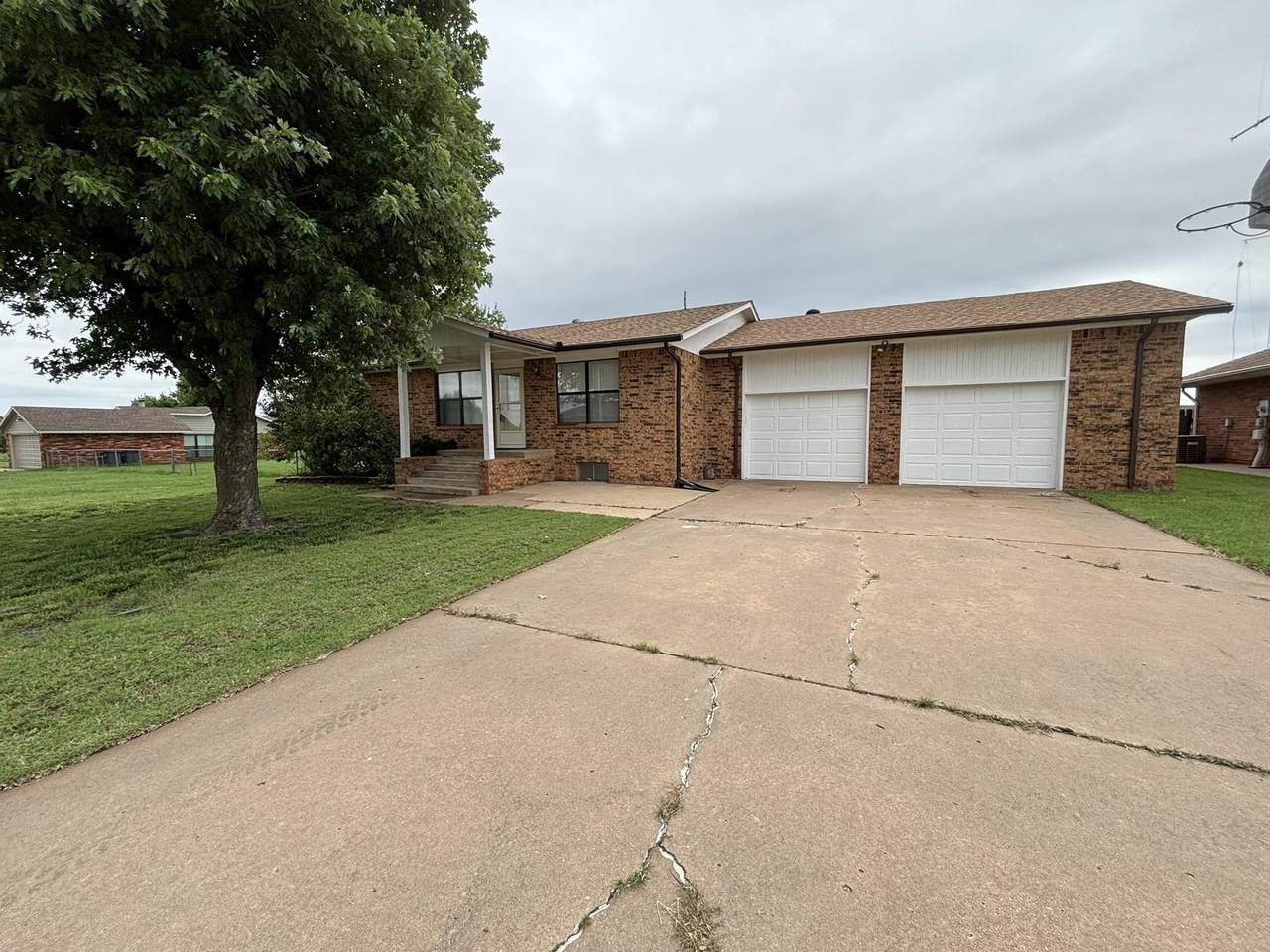 1417 Matthew Dr - Photo 1