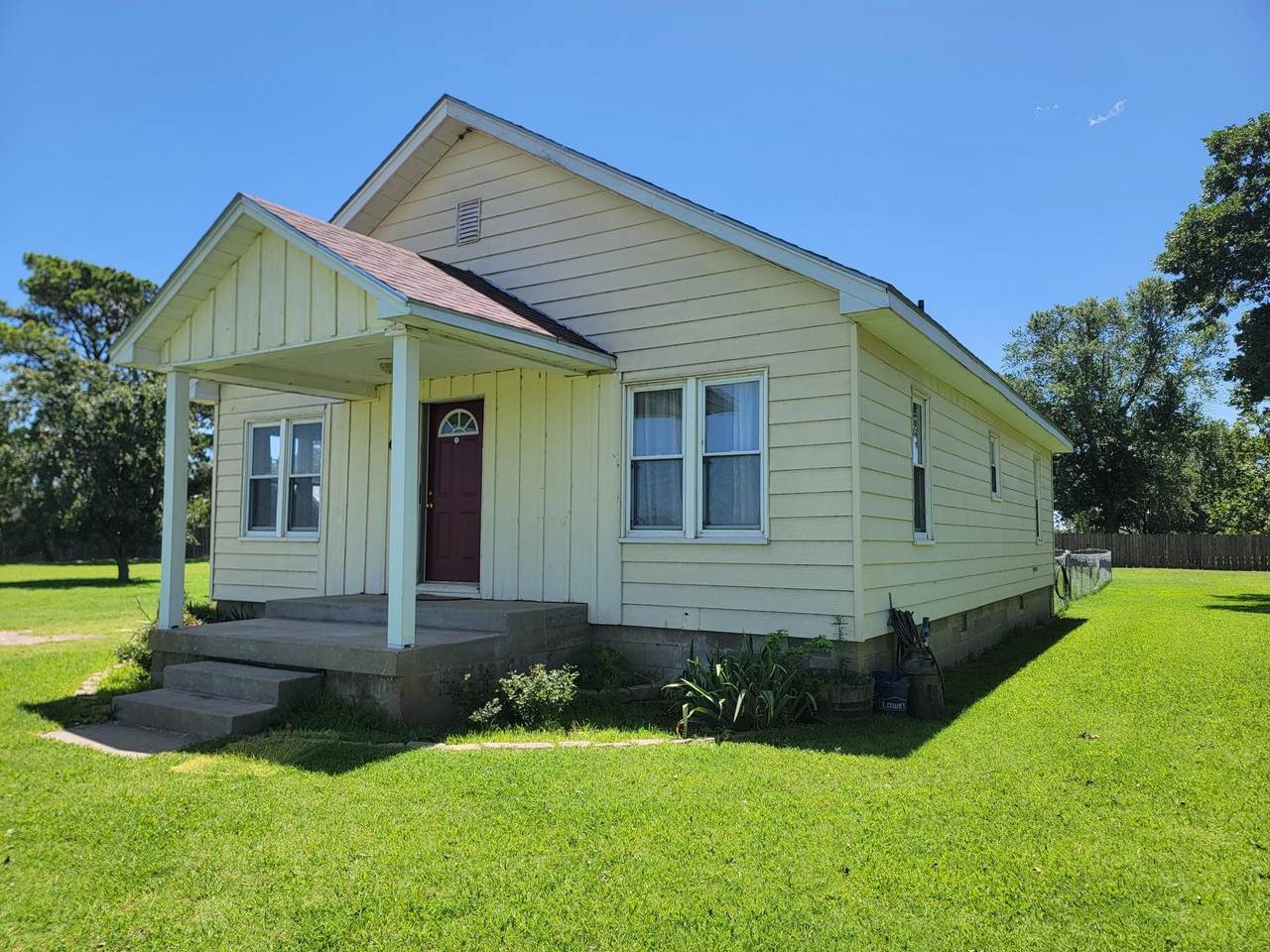 614 Missouri - Photo 1