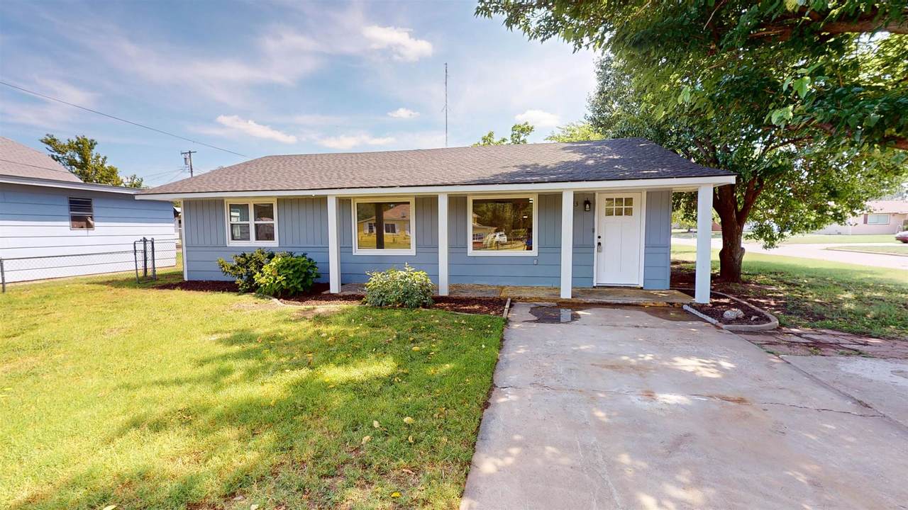 1223 Walnut Ave - Photo 1