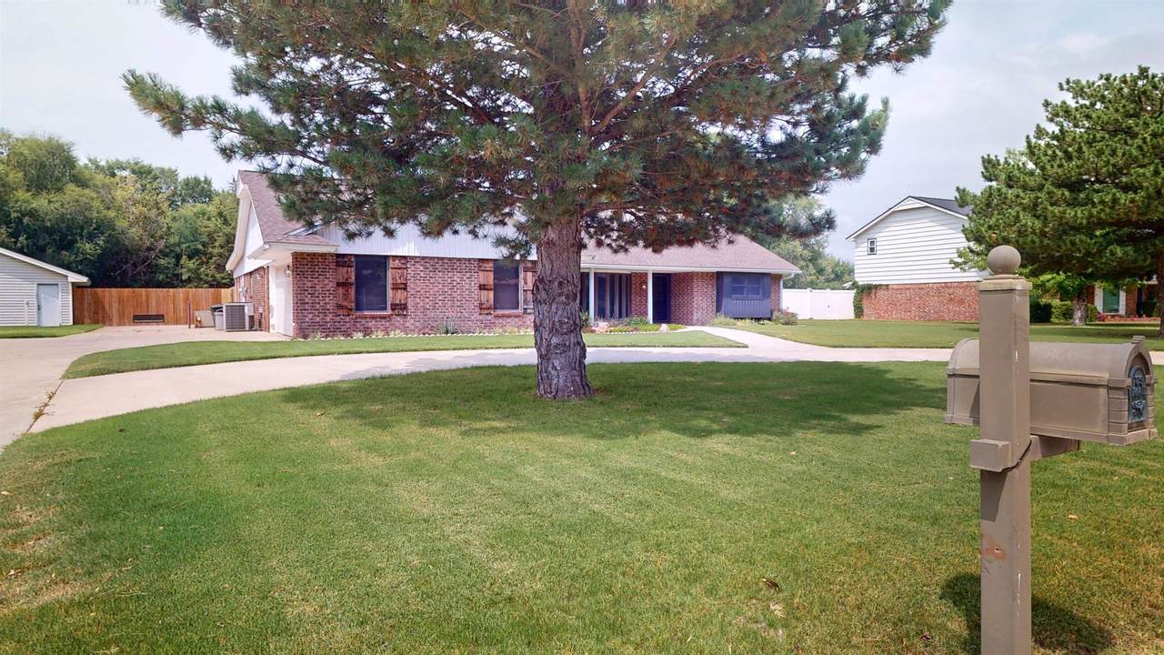 2418 Wildwood - Photo 1