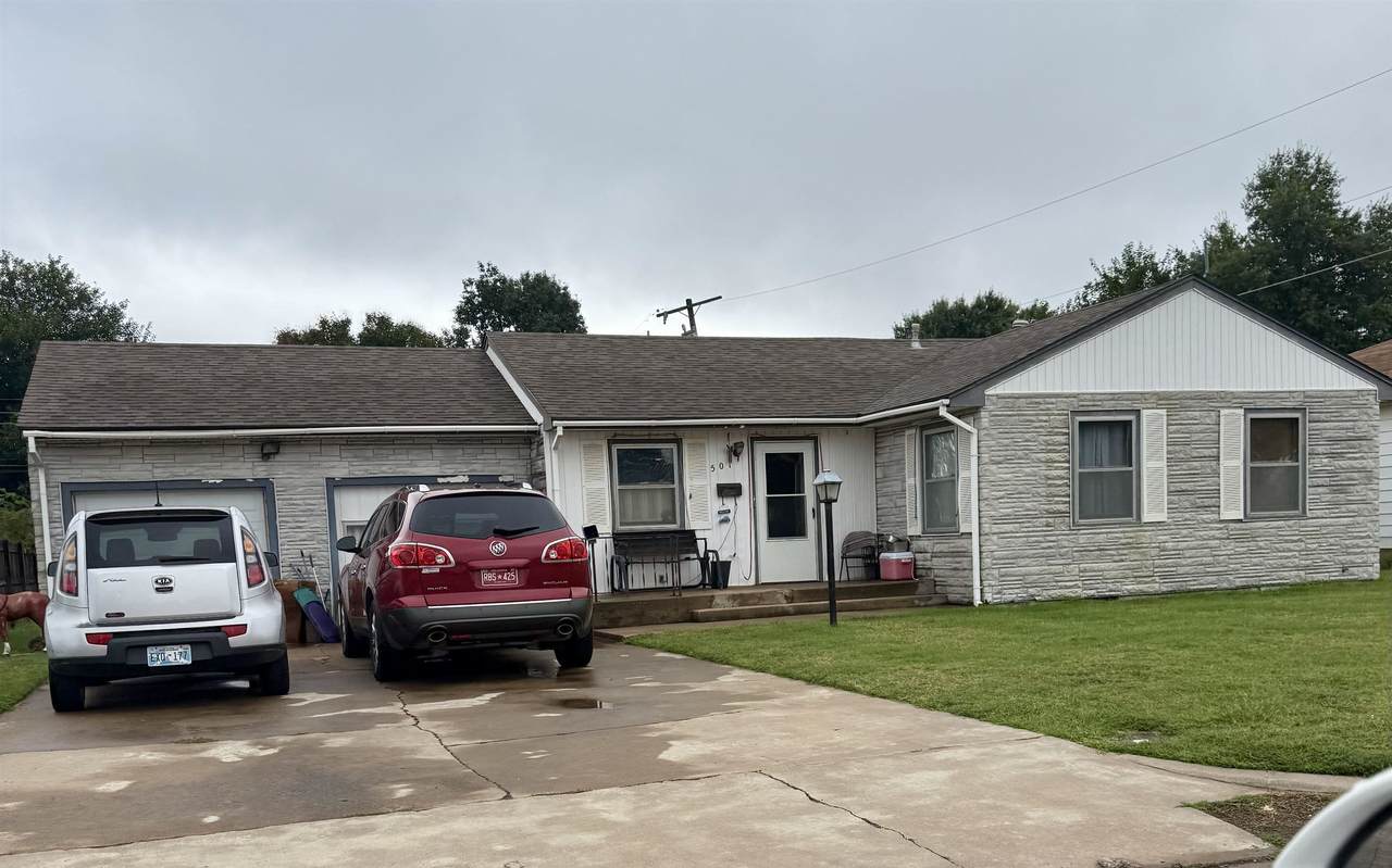501 S Hoover St - Photo 1