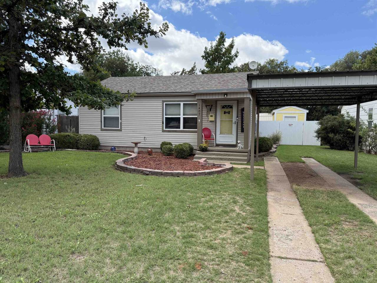 1407 19th St - Photo 1