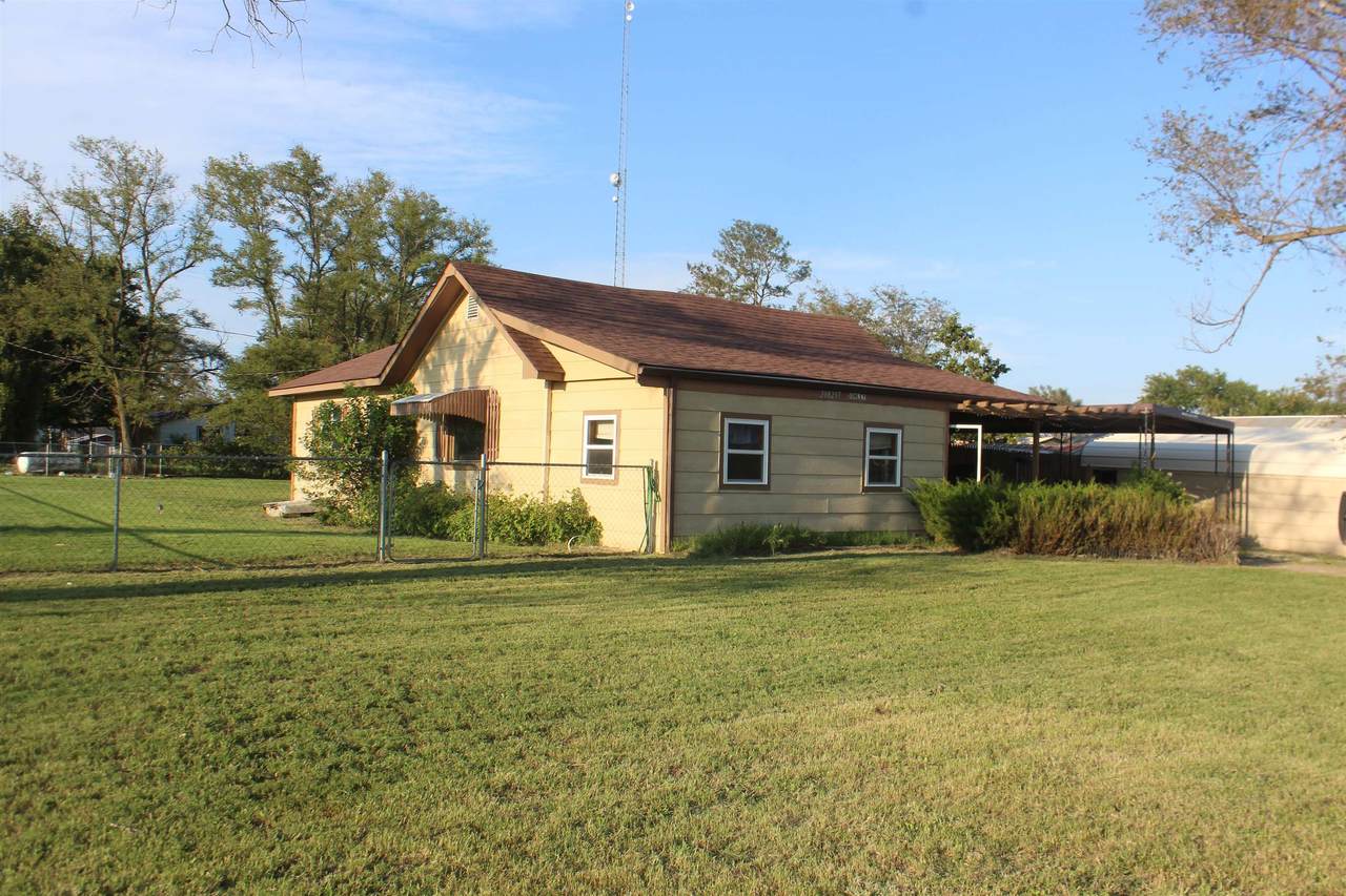 208297 Donley St - Photo 1