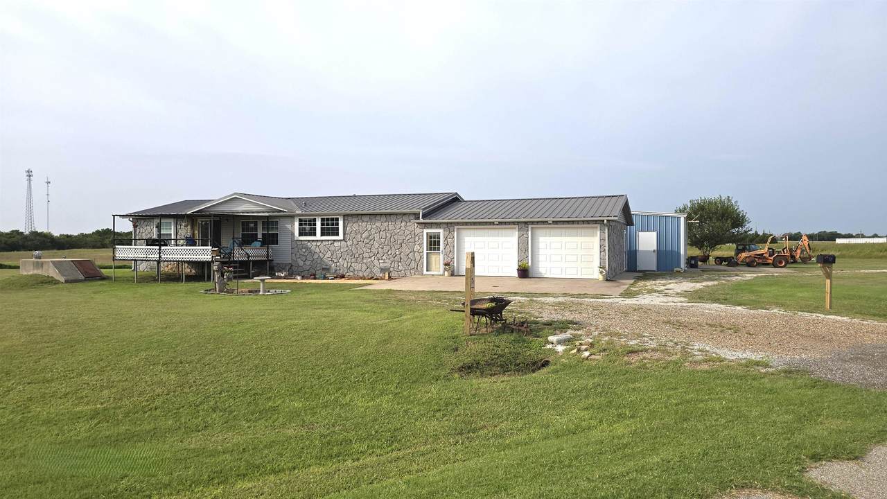 775 Apache St - Photo 1