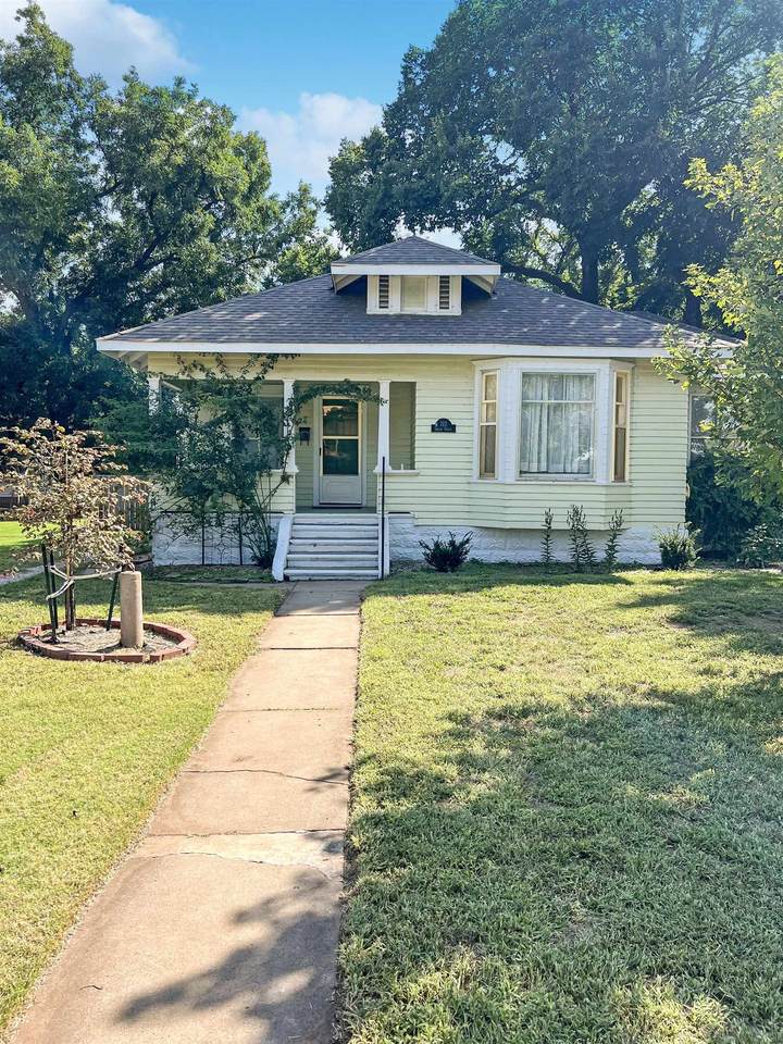 717 Locust - Photo 1