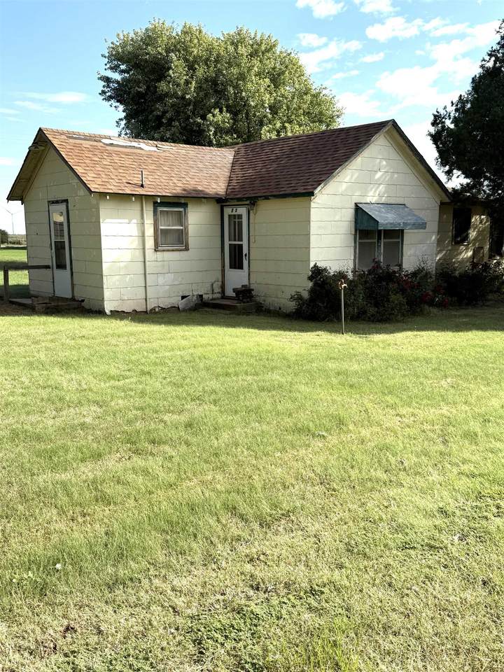 225 E Wheat St - Photo 1