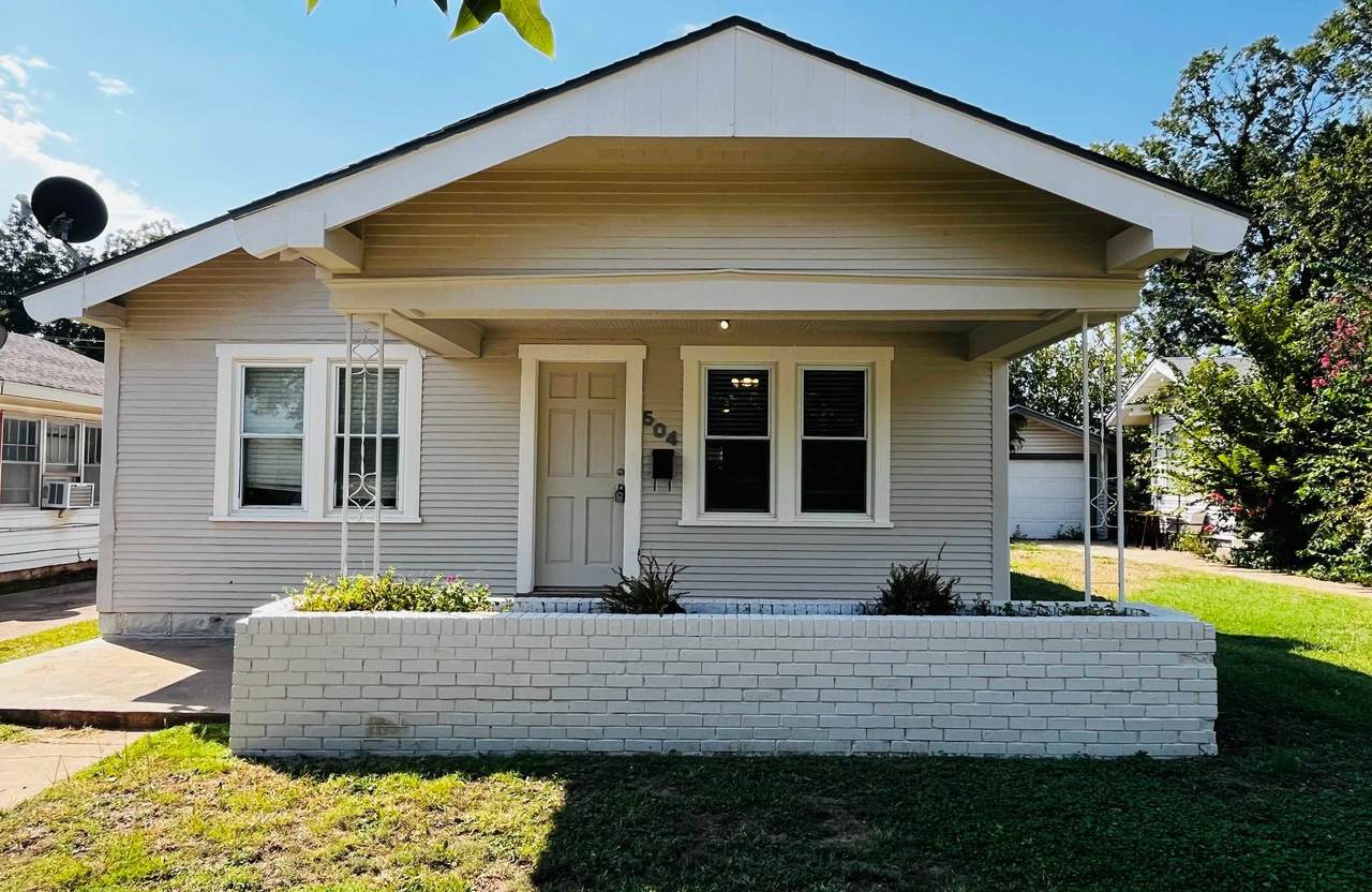 504 Pierce - Photo 1