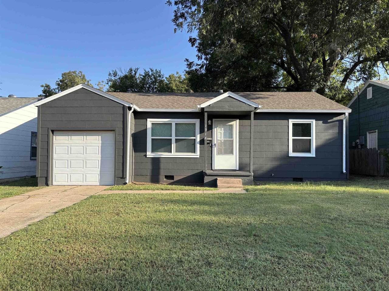 1914 Maple - Photo 1