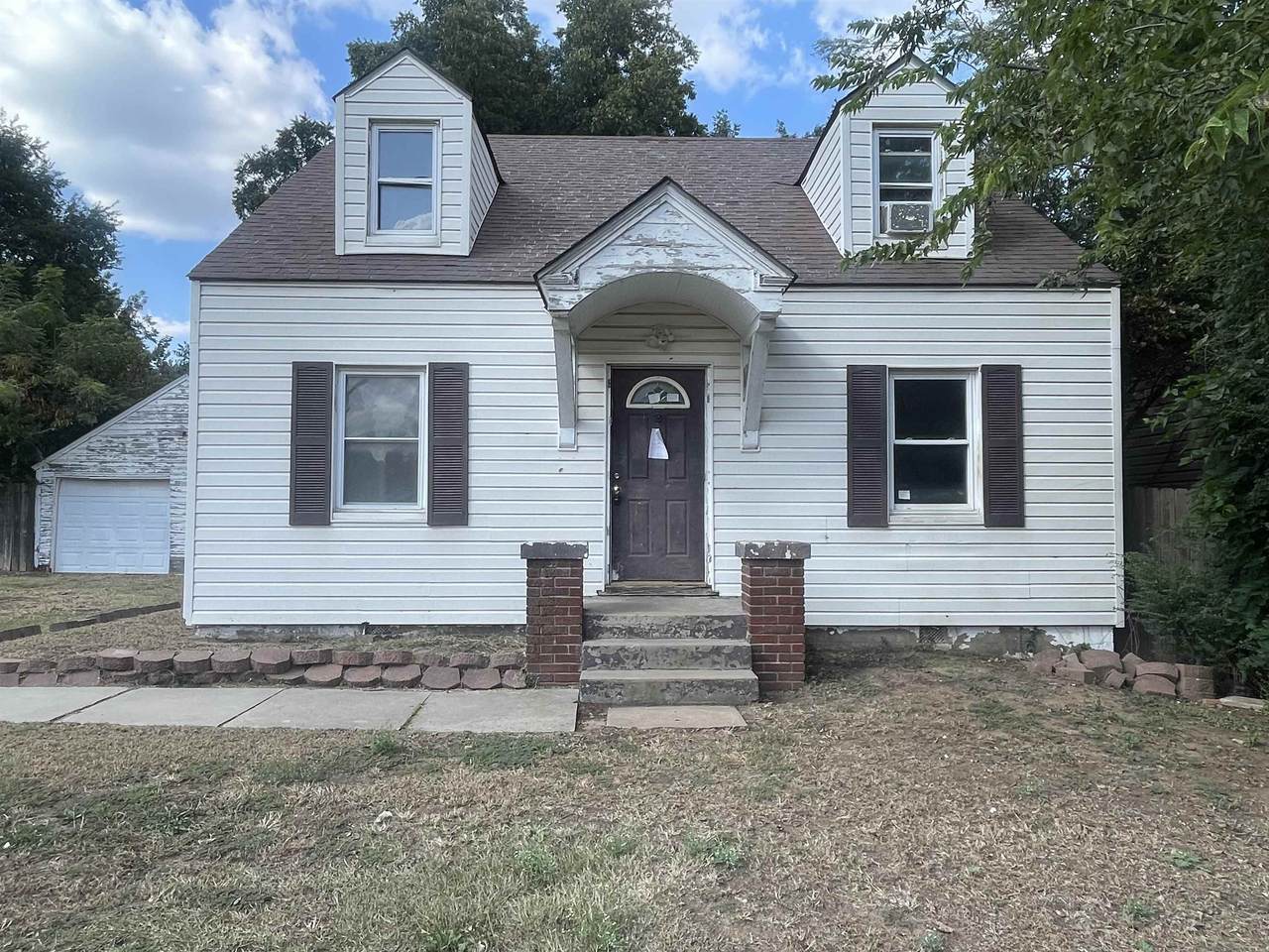 1105 Holly St - Photo 1