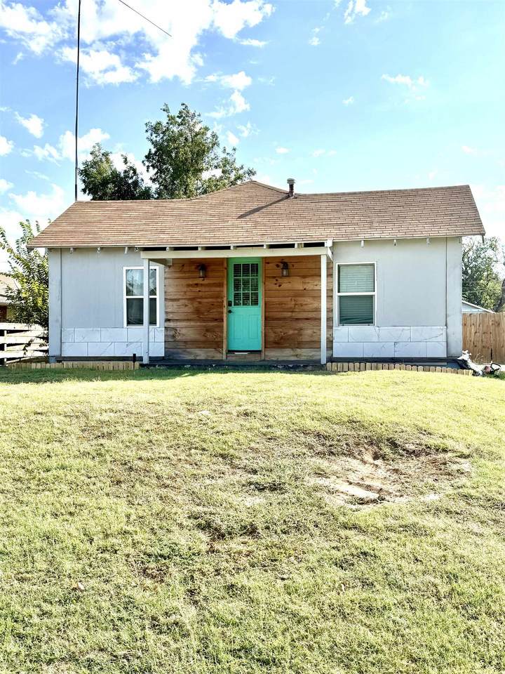 1417 Quincy St - Photo 1