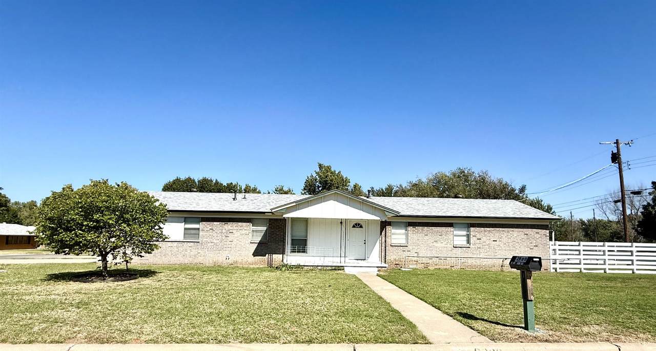 2900 Sheffield - Photo 1