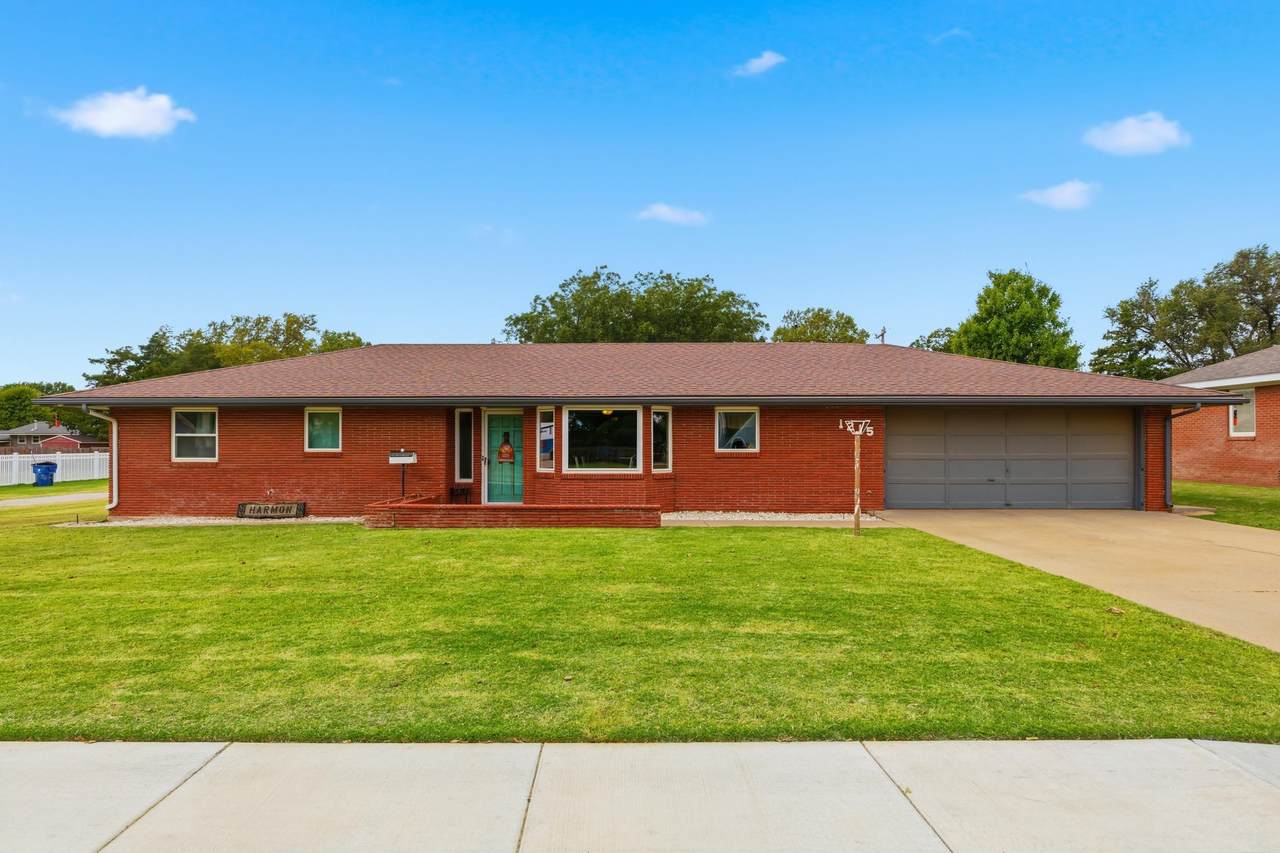 1215 Grand Ave. - Photo 1