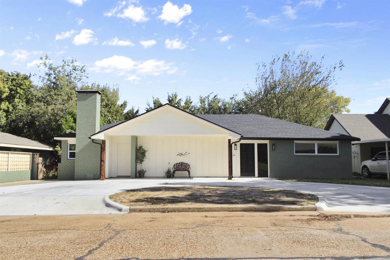 1614 Broadmoor Dr - Photo 1