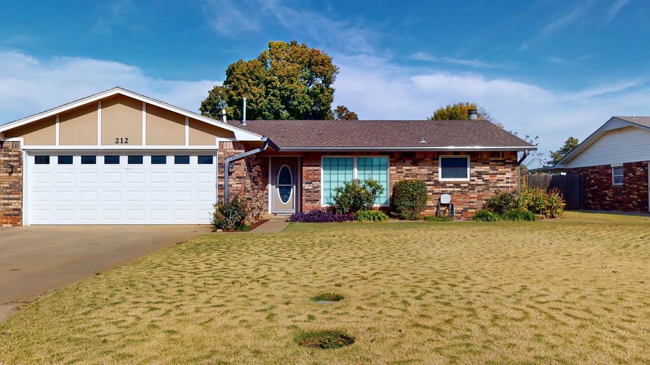 212 Juniper St - Photo 1