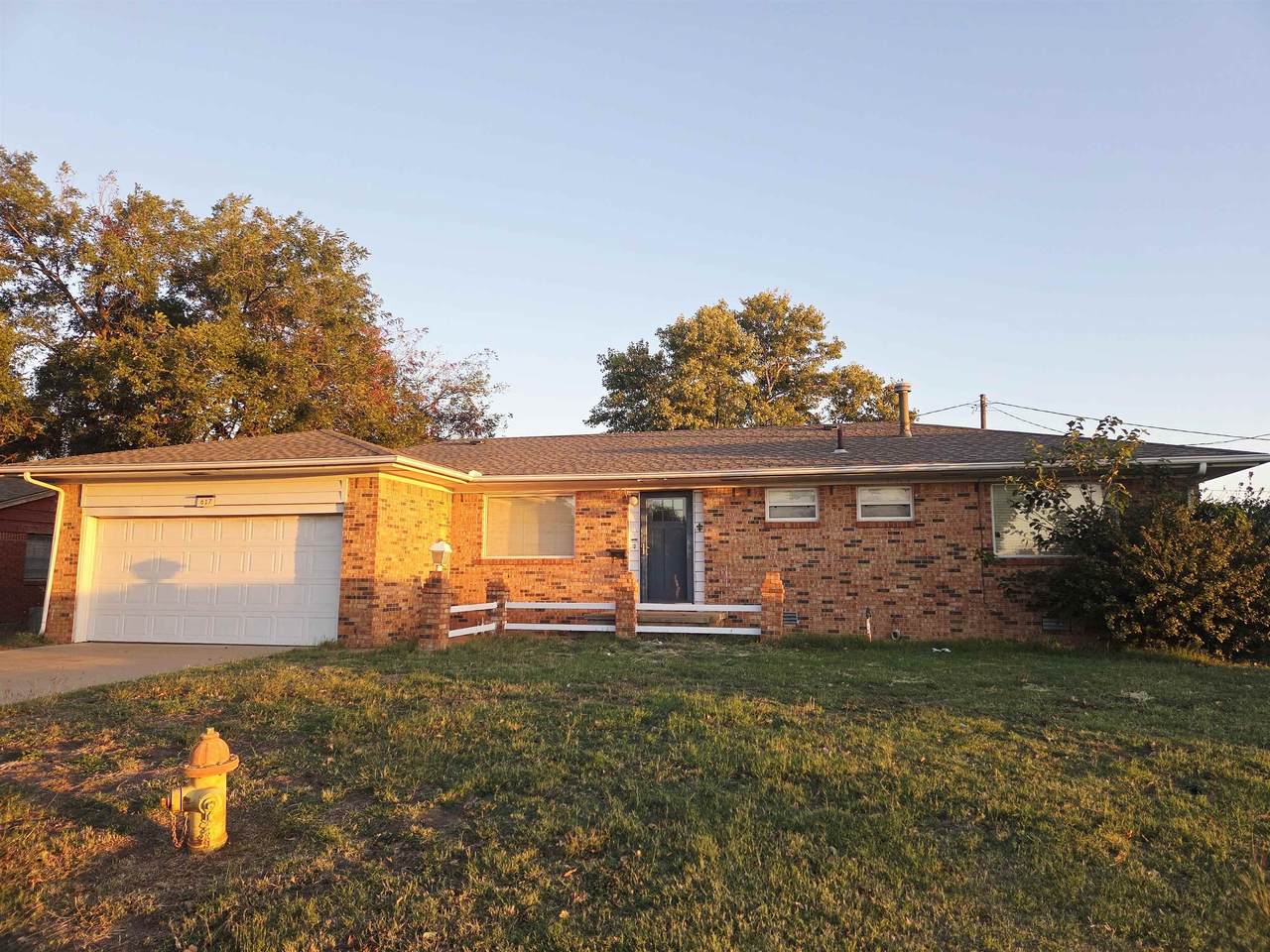 617 Cleveland - Photo 1