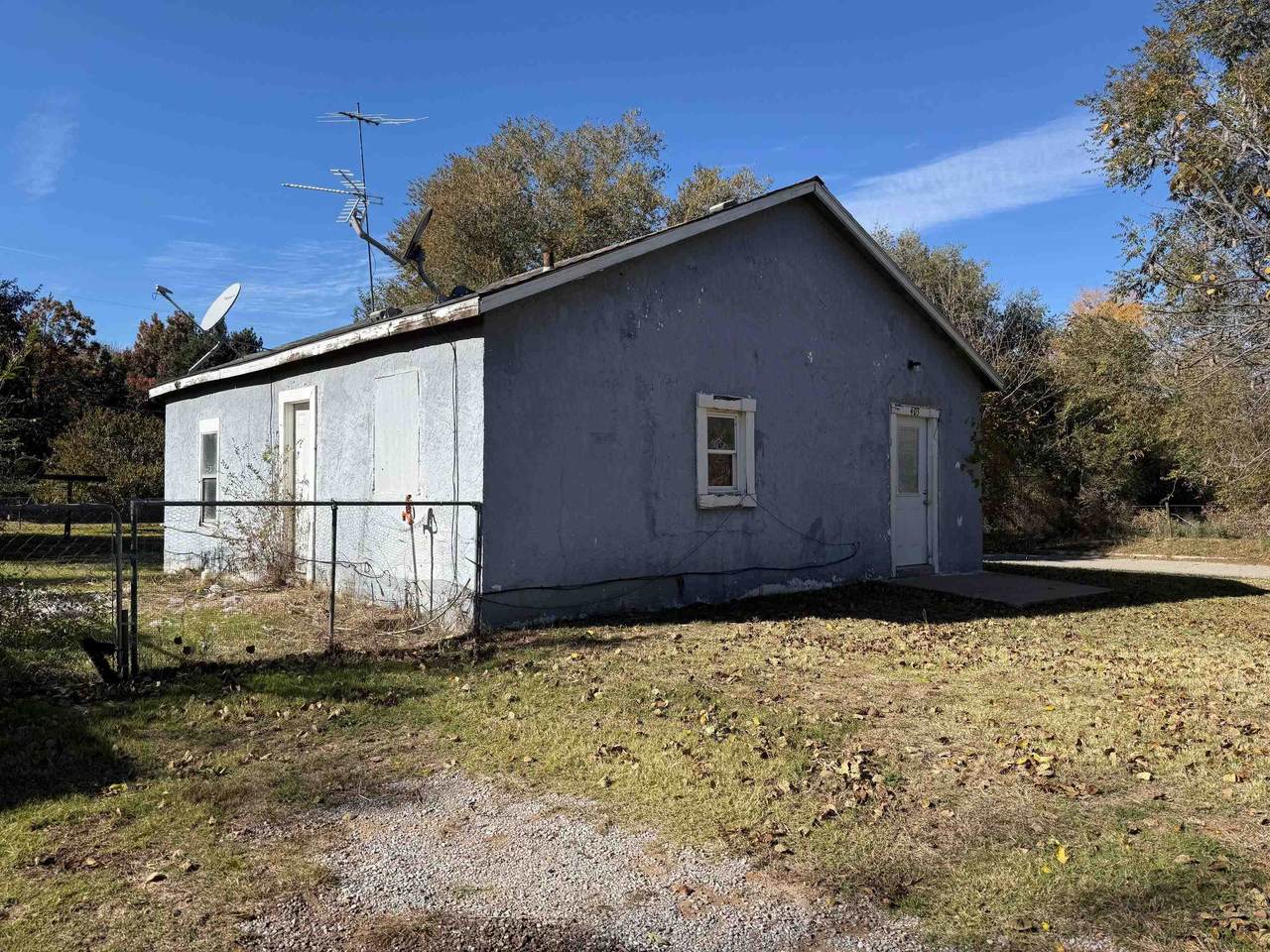 403 5th St - Photo 1