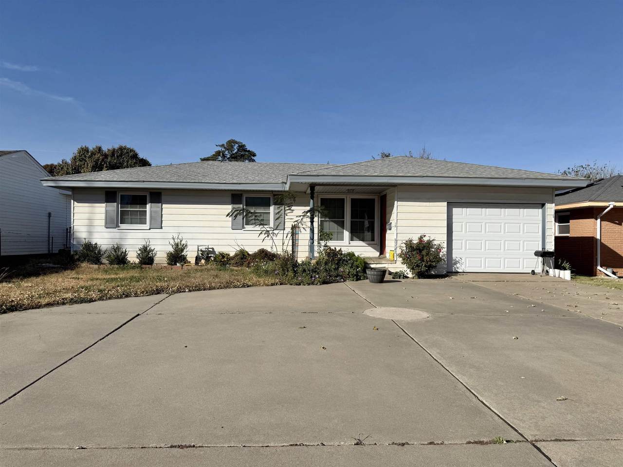 1813 21st St - Photo 1