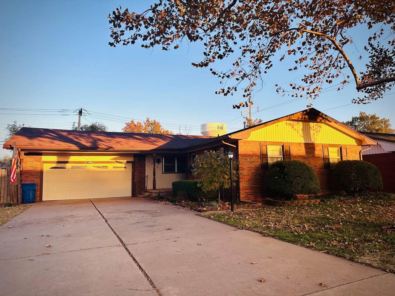 1921 Pontiac Dr - Photo 1