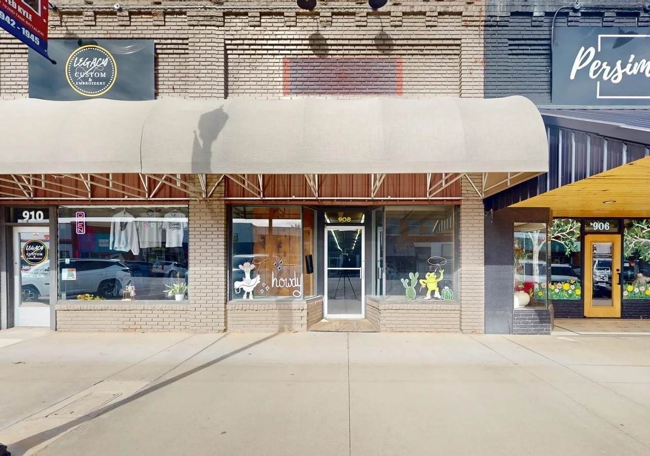 908 Main St - Photo 1