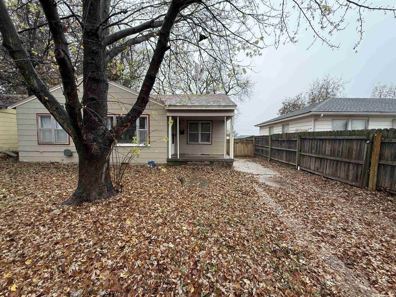 1701 Oklahoma - Photo 1