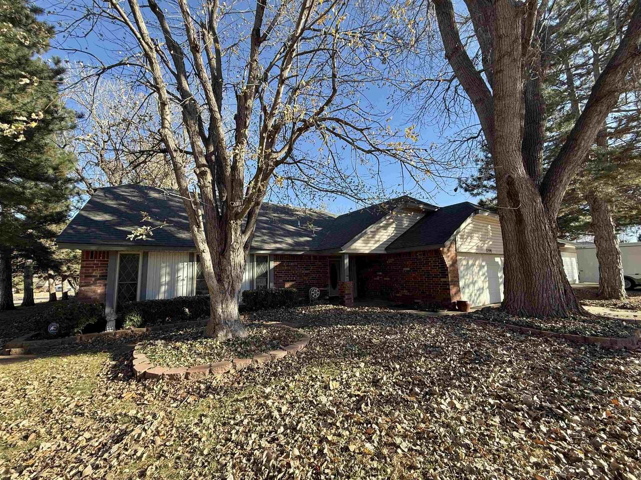 3206 Robin Ridge Rd - Photo 1