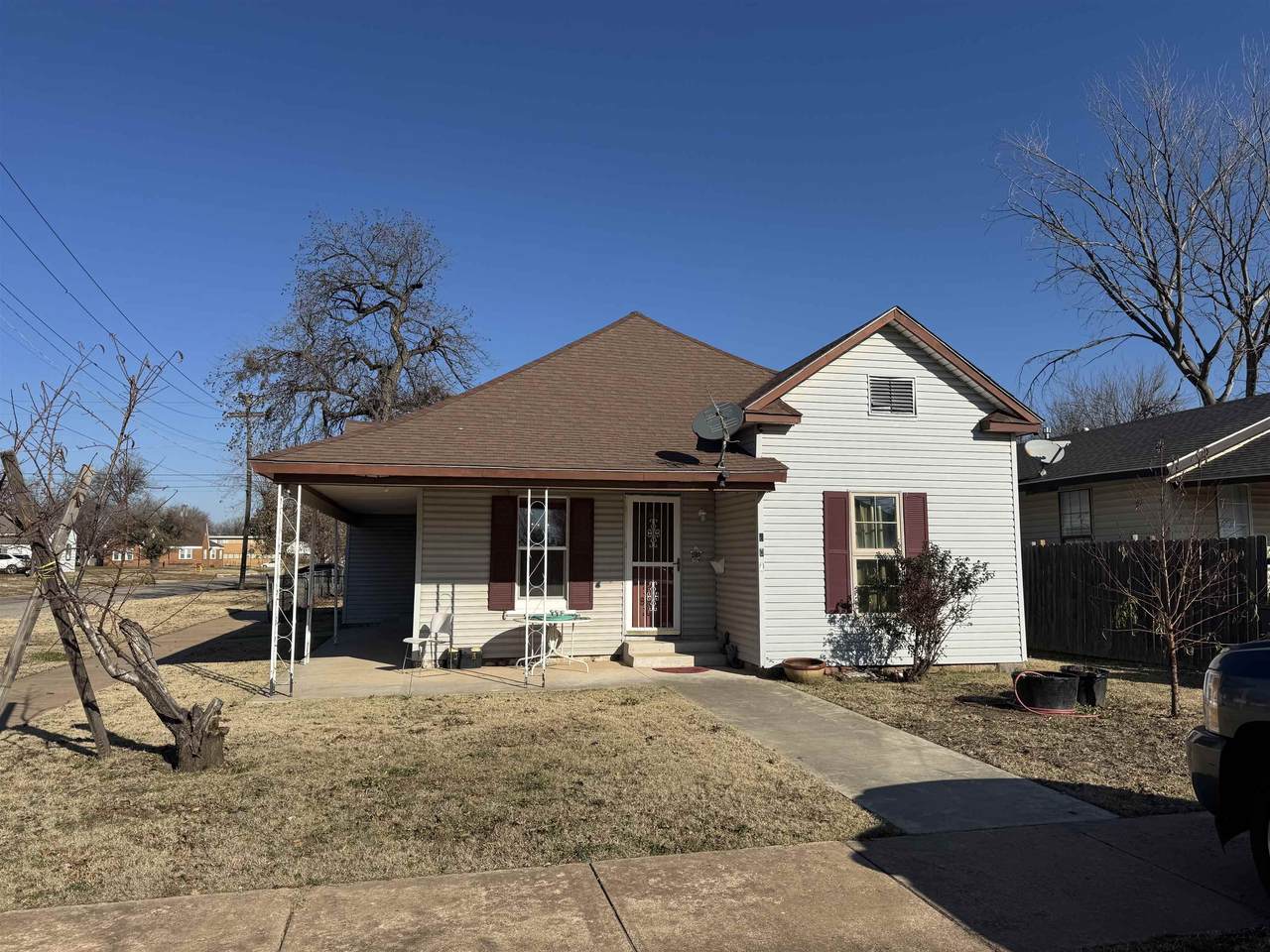 802 Oklahoma - Photo 1