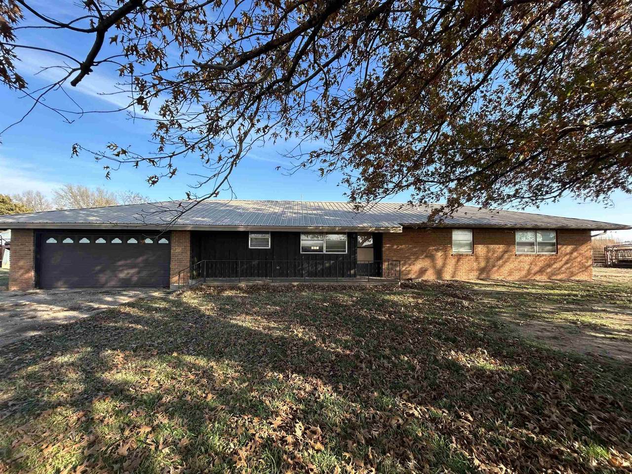 401 90th St - Photo 1