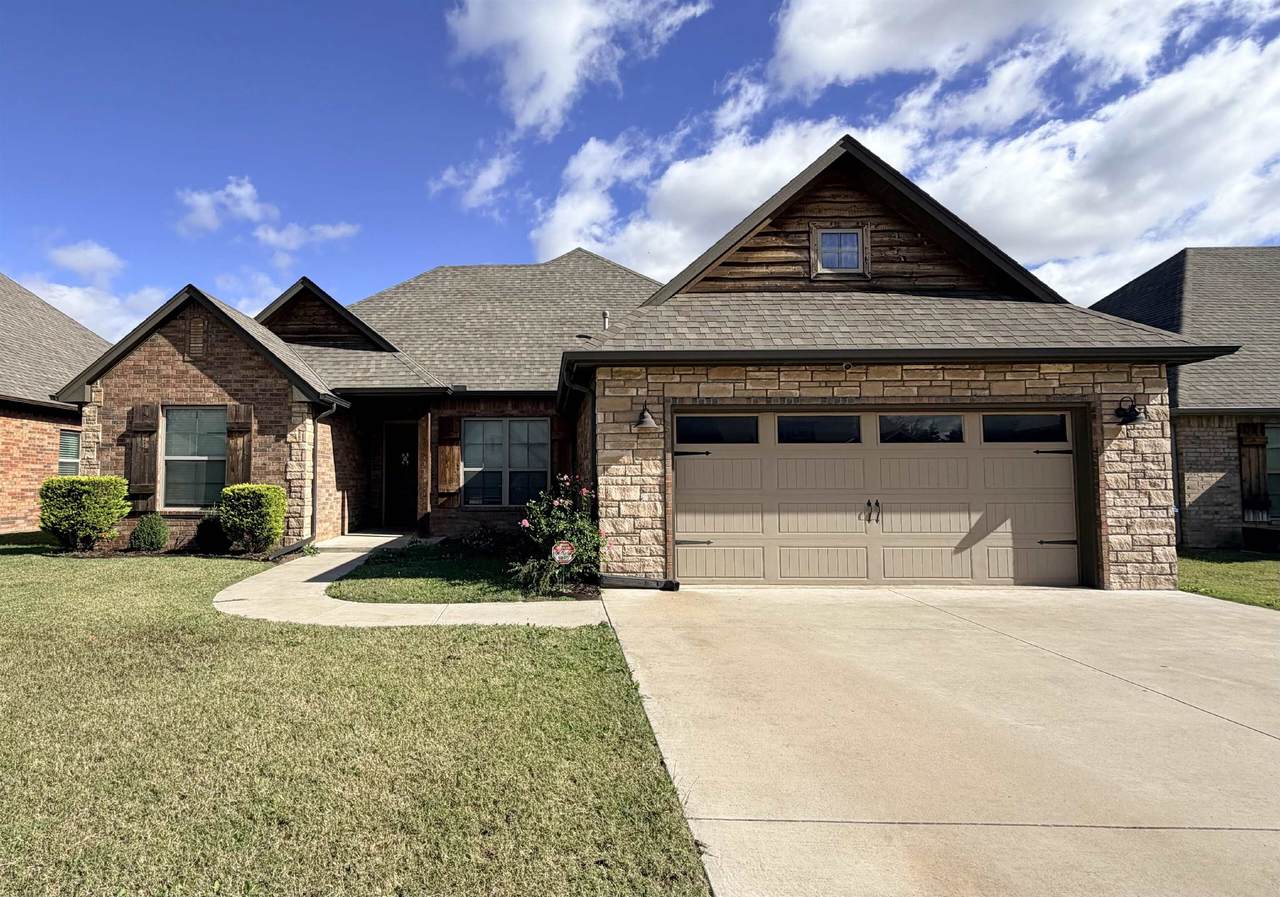 919 Stonebridge Village Dr - Photo 1