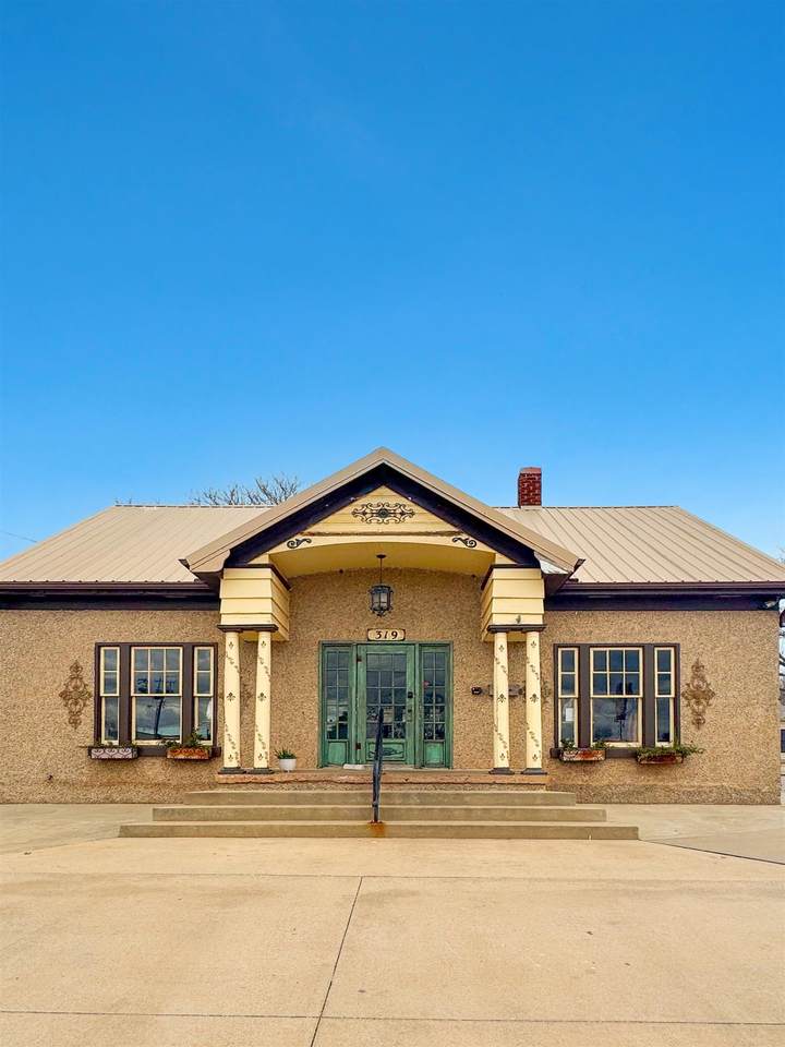 319 Oklahoma Blvd - Photo 1