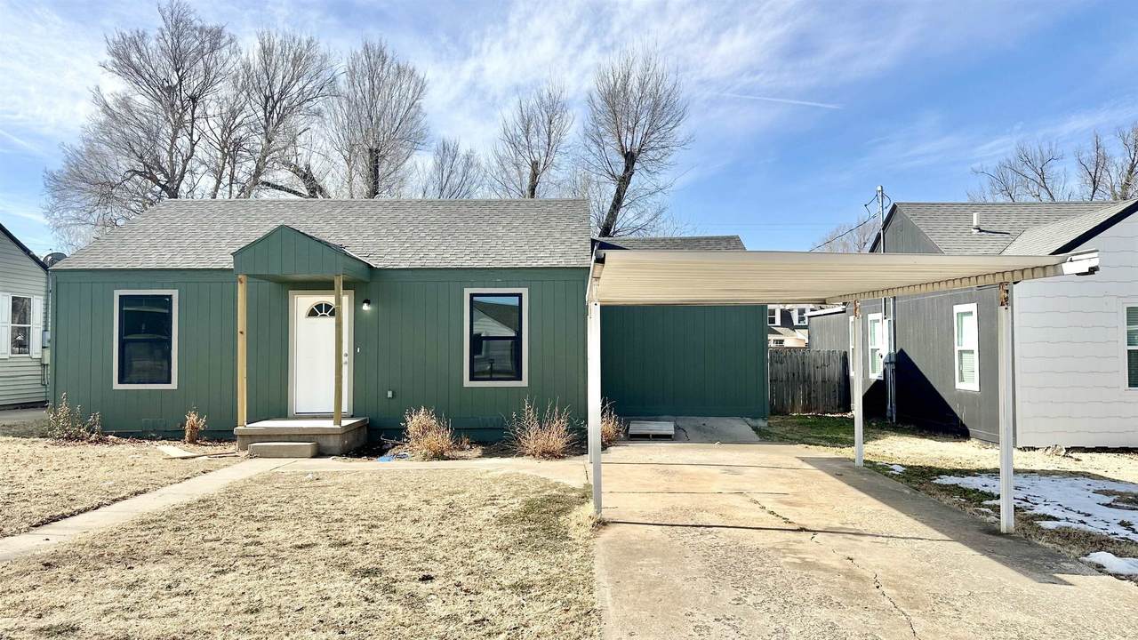 1661 Hillcrest Dr - Photo 1