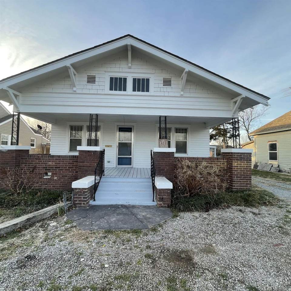 1317 Elm - Photo 1