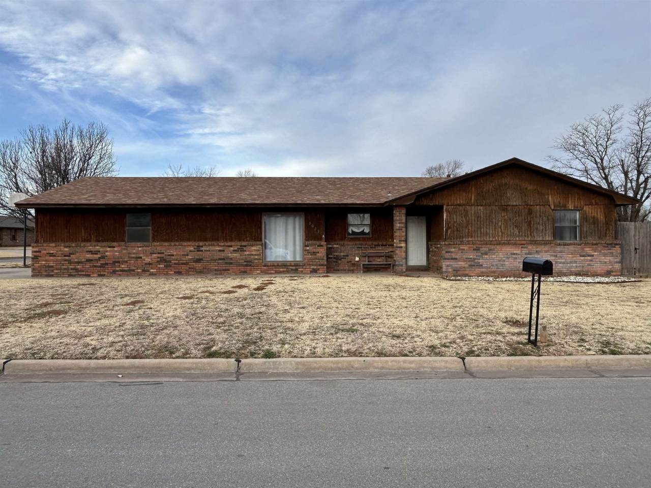 3023 Edgewater - Photo 1