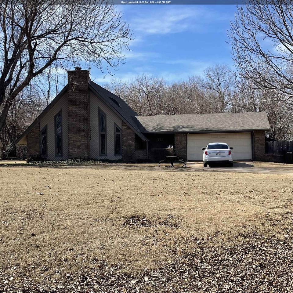 713 Bryan Dr - Photo 1