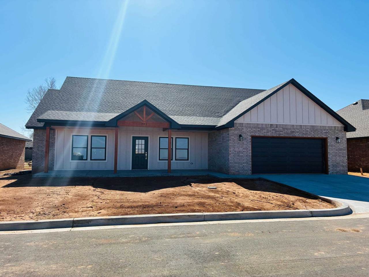 203 Kathy Pl - Photo 1