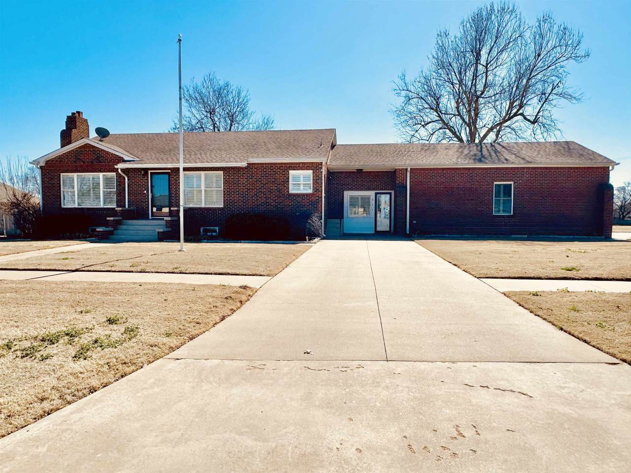 511 Broadway Ave - Photo 1