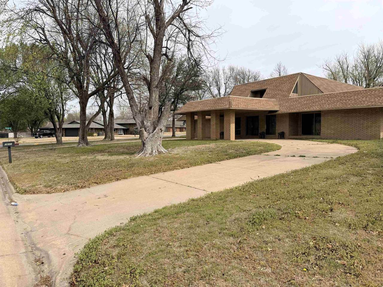 2621 Rockwood Rd - Photo 1
