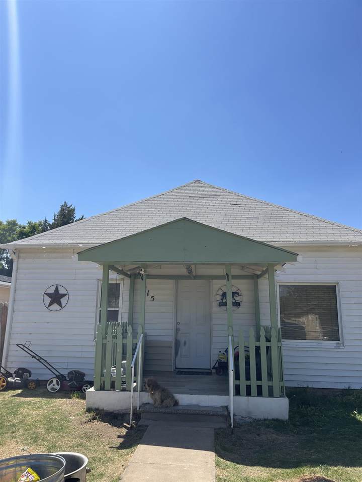 915 Avenue C - Photo 1