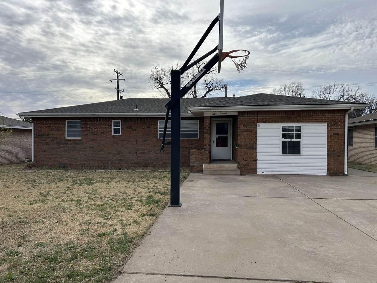 813 Santa Fe - Photo 1